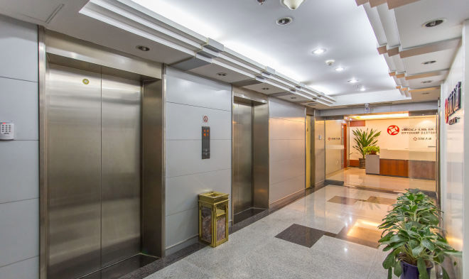 冠城大厦电梯间